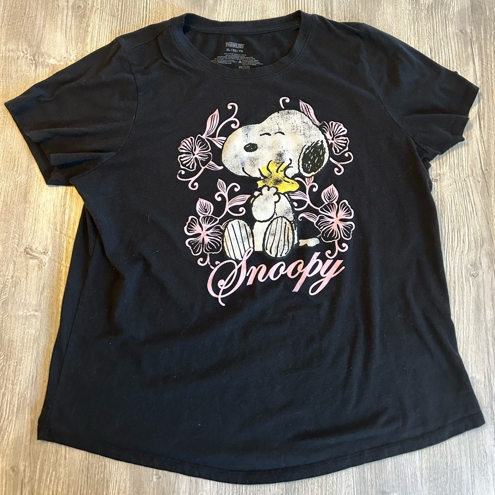 Peanuts Snoopy & Woodstock Valentine’s Day Juniors Women’s T-Shirt Size XL Read.